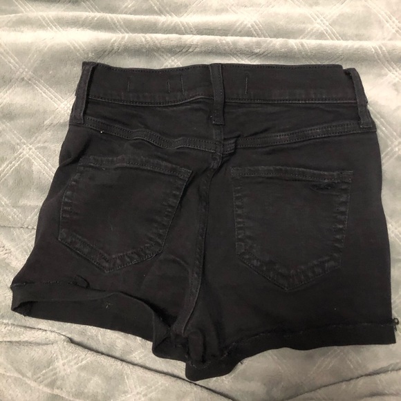Hollister California high waisted 3” denim shorts - Picture 3 of 3